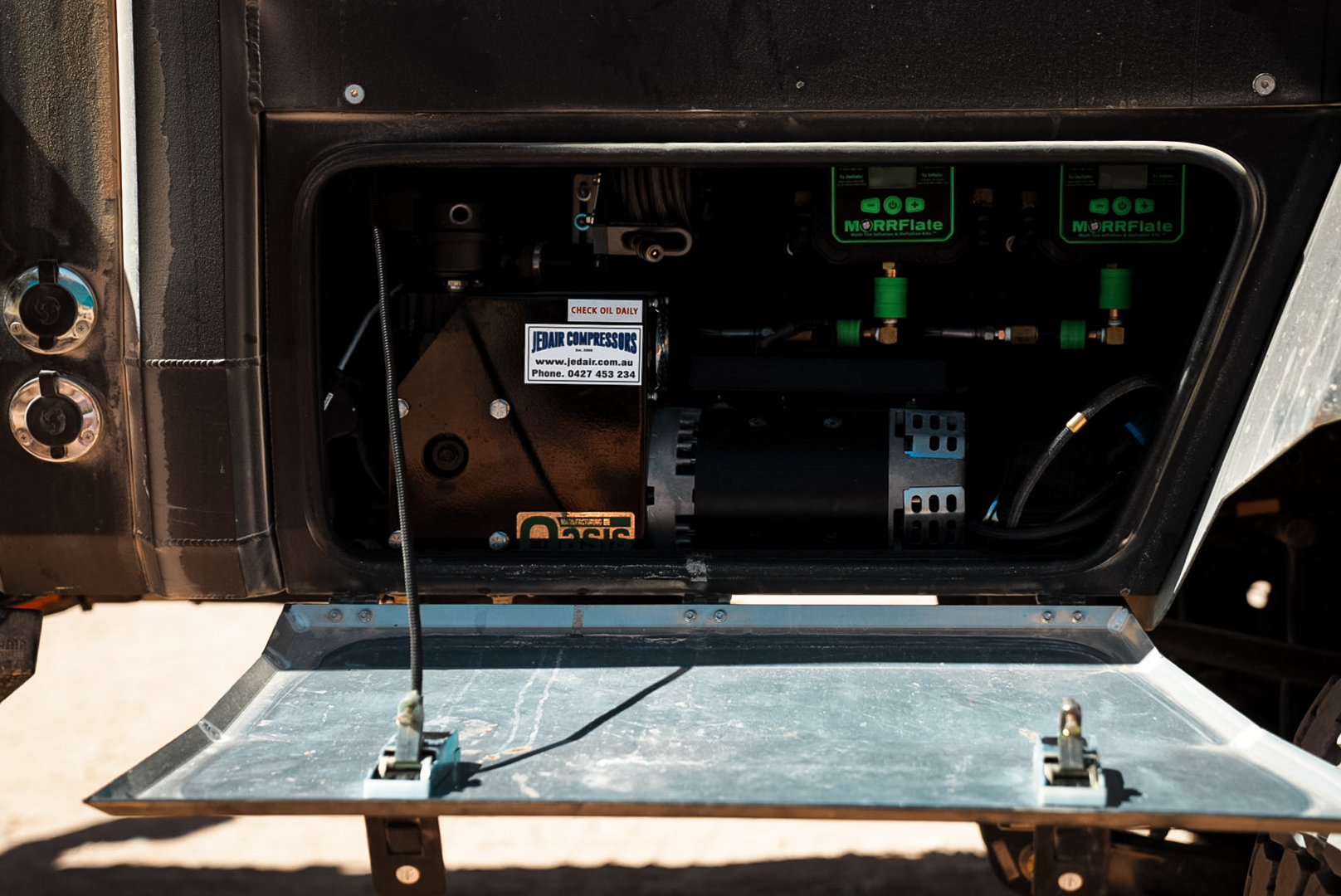 Jedair Oasis compressor paired with a MORRFlate multi-tyre inflation kit for fast 4x4 tyre inflation